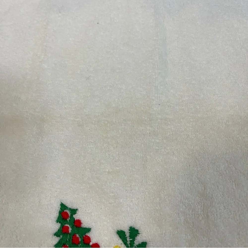 Vintage Bucilla Christmas fingertip towels bathroom hand towels red bells sleigh